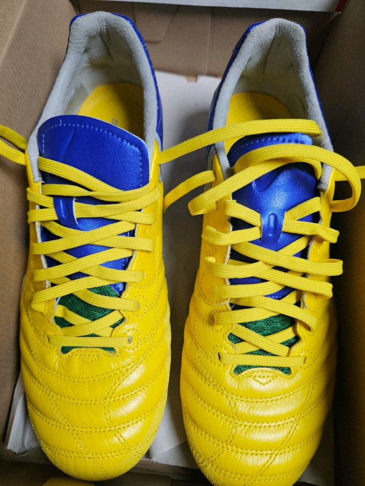 새상품 나이키 슈퍼리게라 축구화 브라질 260 사이즈 팝니다--4