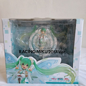 레이싱 미쿠 2017 Ver. (1/1 스케일 피규어)