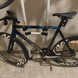 콘스탄틴 디스페랄 마블블루 이미지