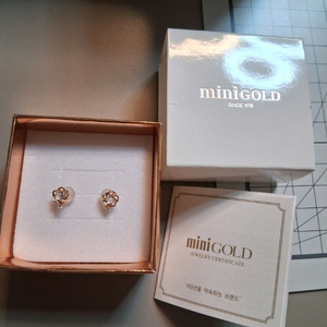 미니골드 14k귀걸이 일괄 팝니다(보증서,케이스포함) 이미지