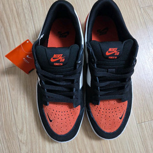 나이키스니커즈 270 사이즈 새상품 판매합니다