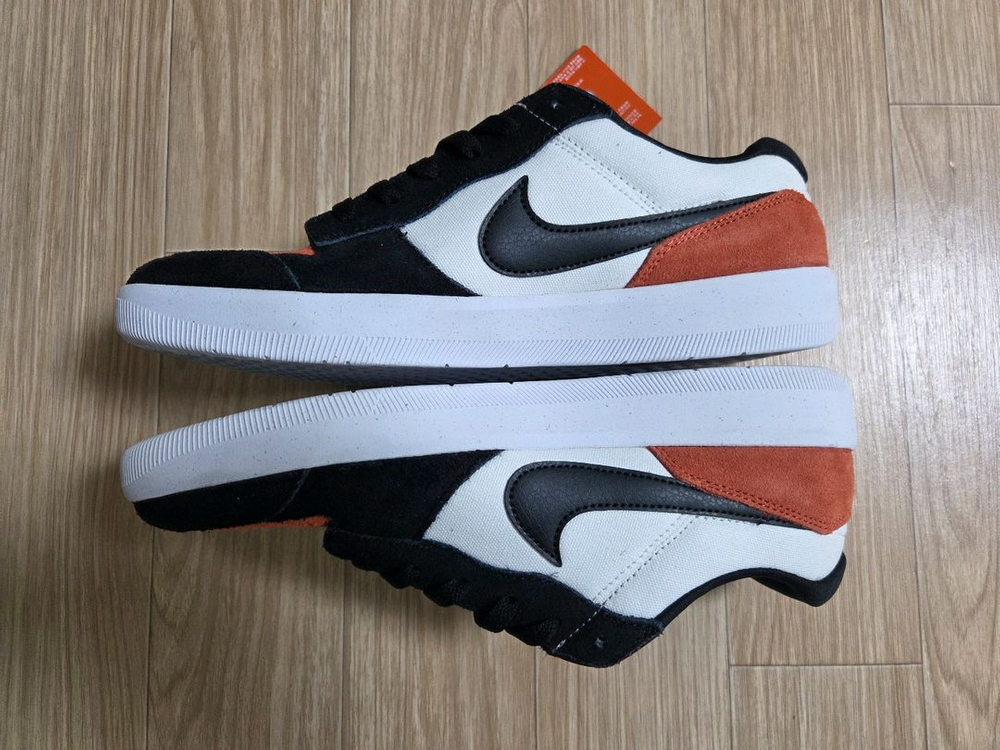 나이키스니커즈 270 사이즈 새상품 판매합니다--3