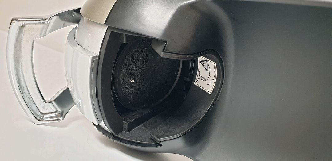 네스카페 돌체구스토 커피머신 실버 이미지