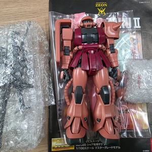 건담 mg샤아자쿠2.0 판매합니다.