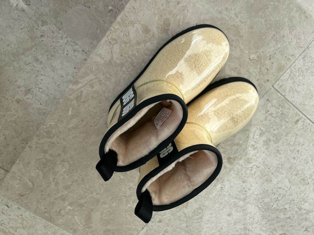 UGG 클래식 클리어 투명 어그 부츠--1