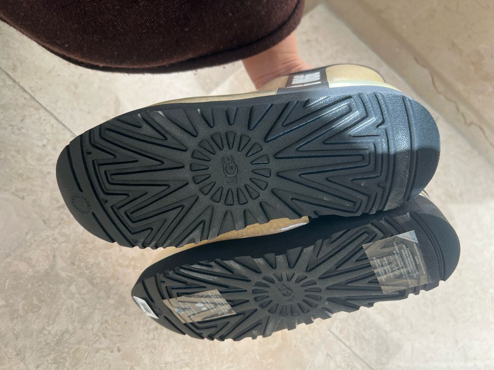 UGG 클래식 클리어 투명 어그 부츠--2