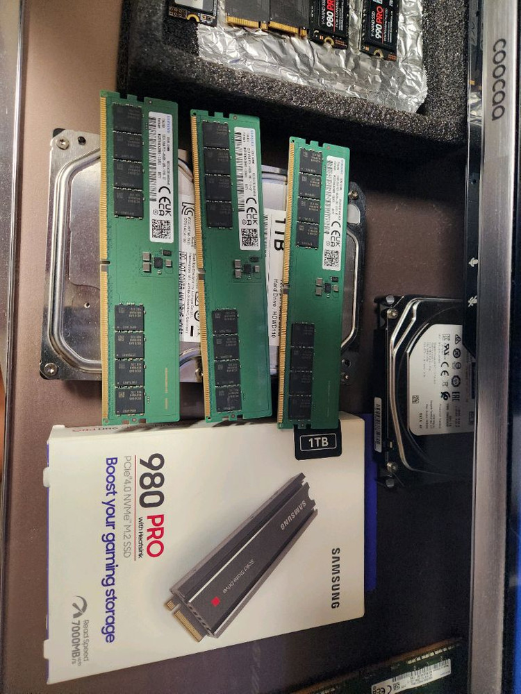 팀그룹,삼성ddr5램 32기가,삼성 하이닉스 ssd 2테라,1테라--6