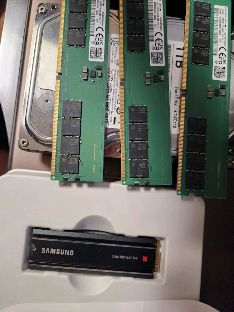 팀그룹,삼성ddr5램 32기가,삼성 하이닉스 ssd 2테라,1테라--7