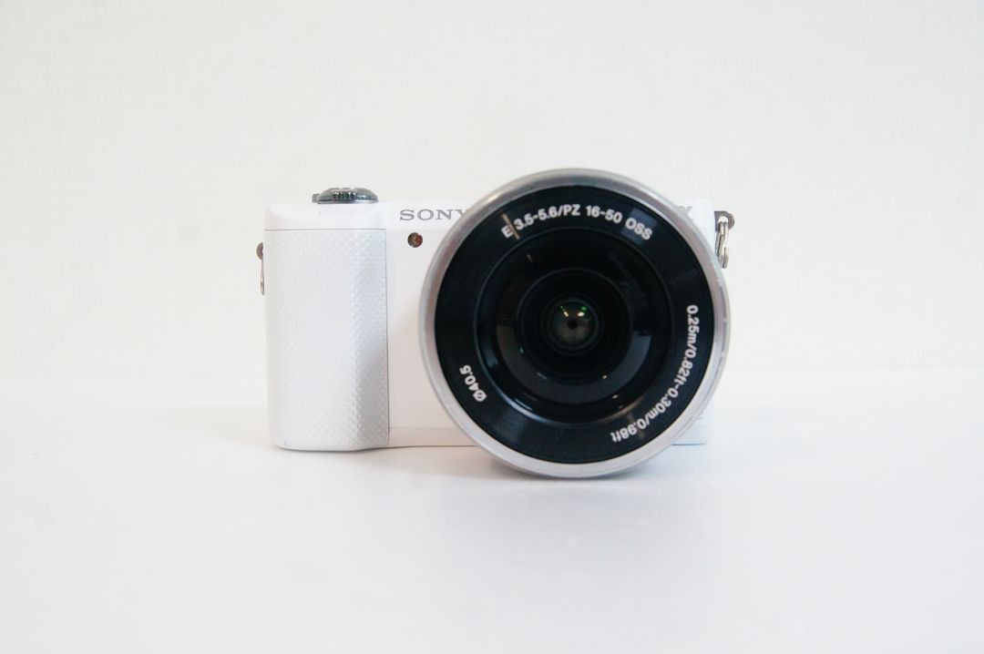 [소니] A5000 화이트 미러리스팝니다.--1