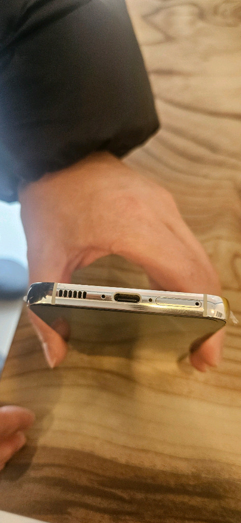 갤럭시 S23 256GB 팝니다.--5