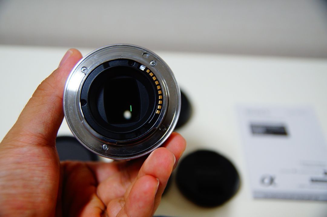 [소니] 30마 접사렌즈 SEL 30mm MACRO팝니다.(19.5만원)--3