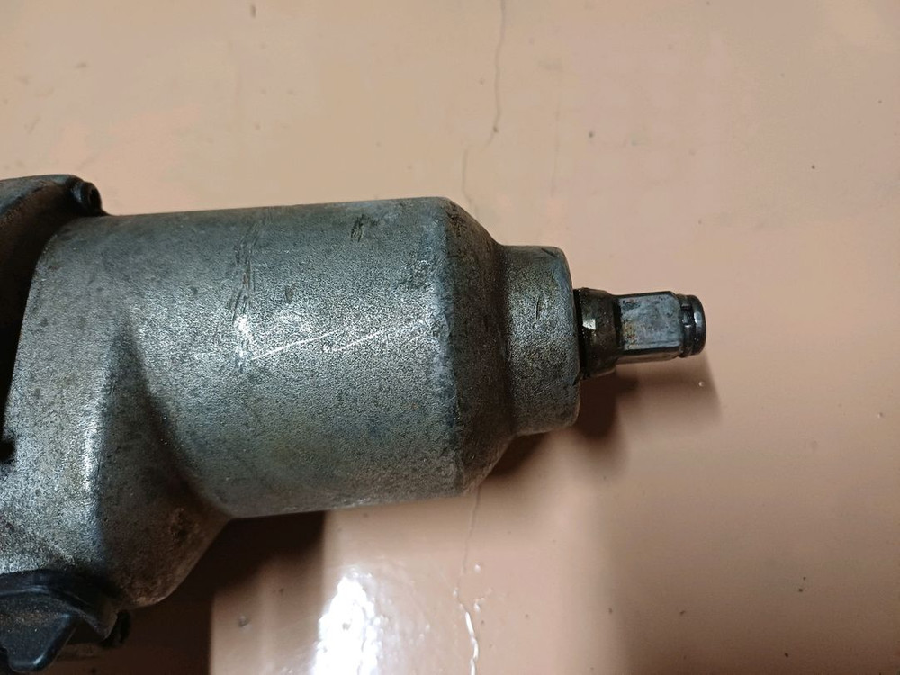 디월트 전기 임팩렌치 판매해요 이미지