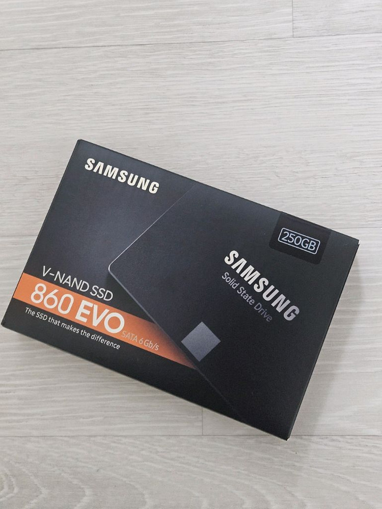 삼성 860 EVO SSD 250GB 미개봉--0