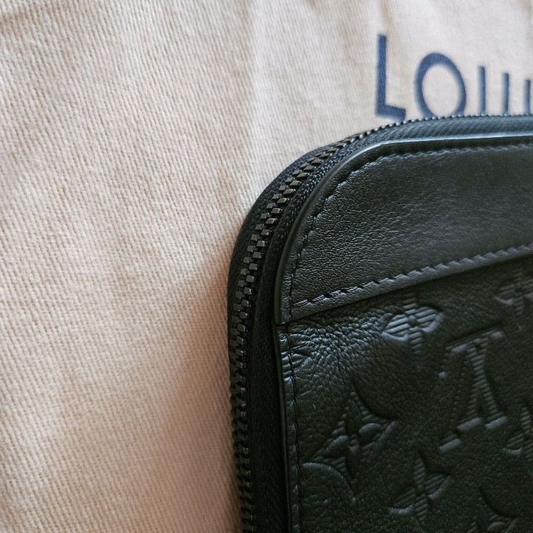 루이비통 도큐먼트 포쉐트 주르 클러치--5