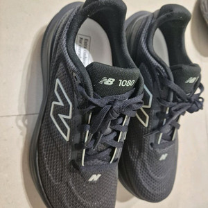 뉴발란스 1080 v15 240사이즈