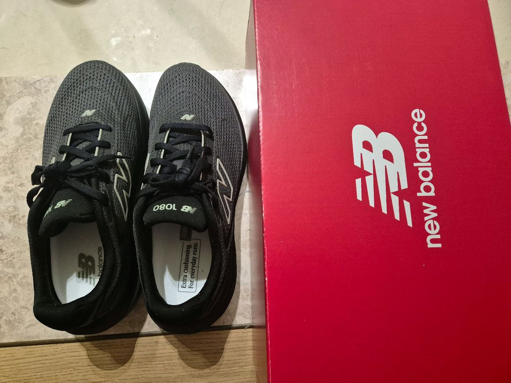 뉴발란스 1080 v15 240사이즈--2