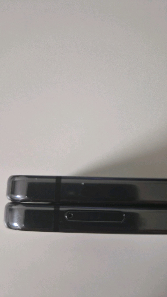 폴더블 스마트폰 256GB 이미지