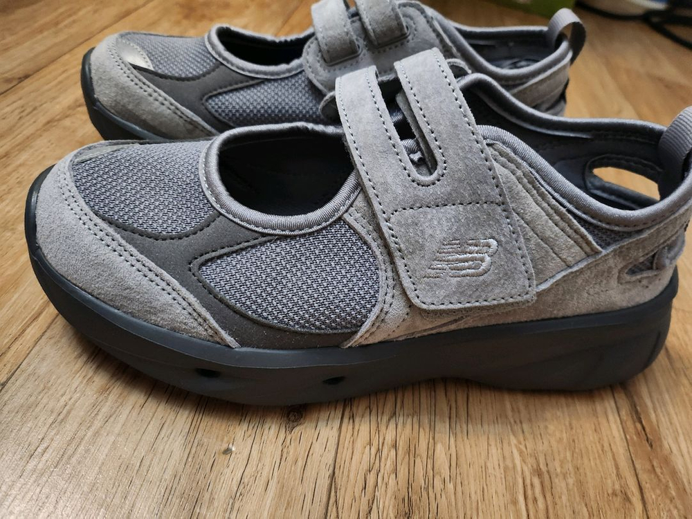 뉴발란스 브리즈 그레이 스웨이드 240사이즈--2