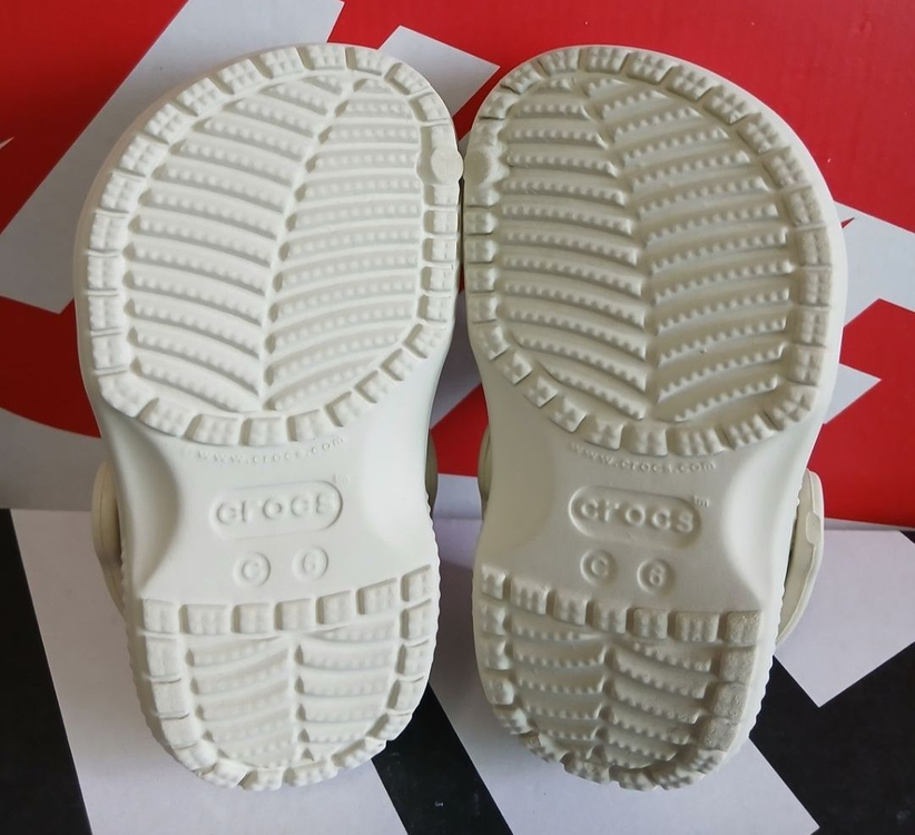 크록스c6 130 정품지비츠포함 거의새거--7