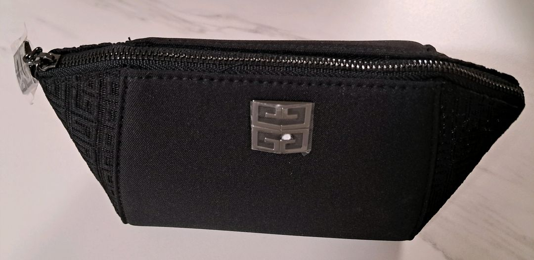 지방시 파우치 팝니다--1