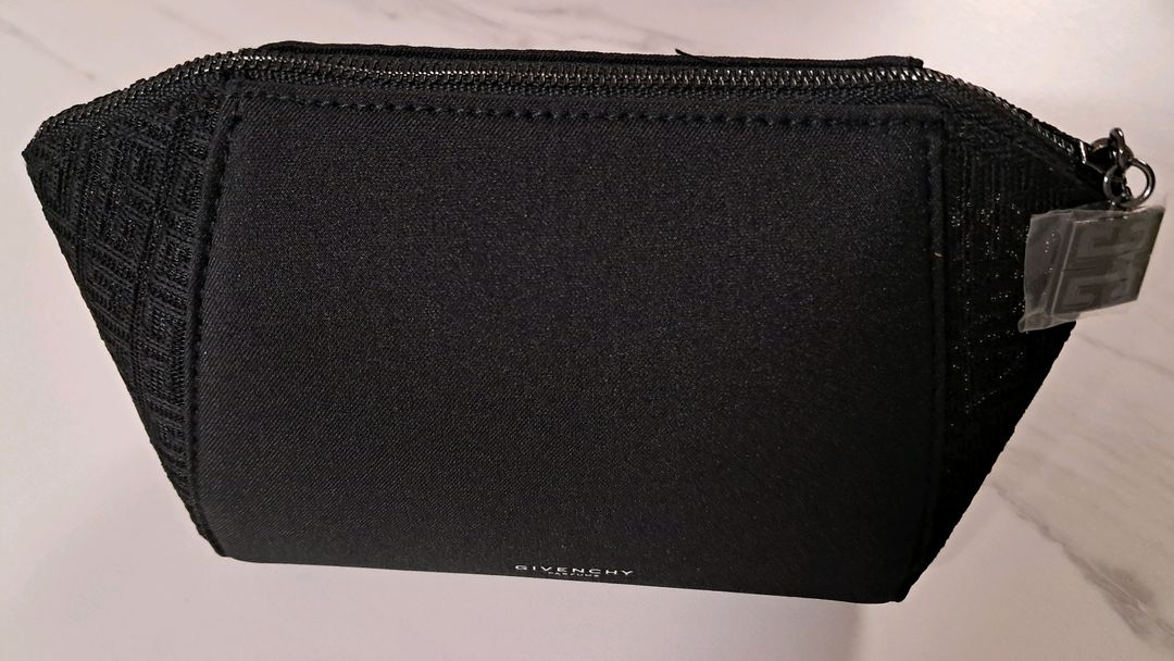 지방시 파우치 팝니다--2