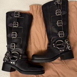 MIUMIU 미우미우 레더 바이커 부츠 블랙