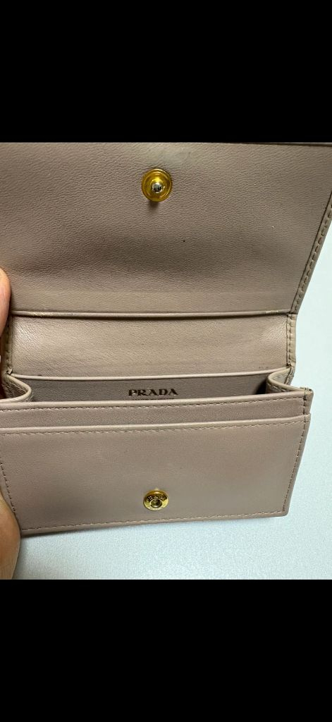 프라다 사피아노 레더 카드지갑--1