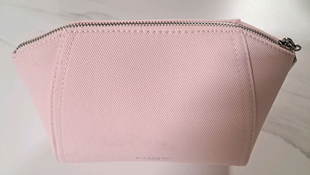 지방시 파우치팝니다--1