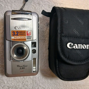 캐논 PowerShot S30 디카입니다. 3.2 메가 픽셀에 10배줌까지 지원하는 모델