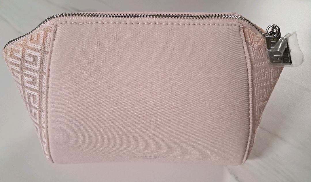 지방시 파우치팝니다--2