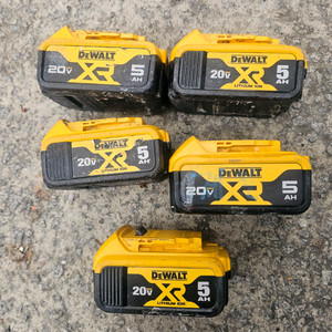 디월트 배터리 24년23년