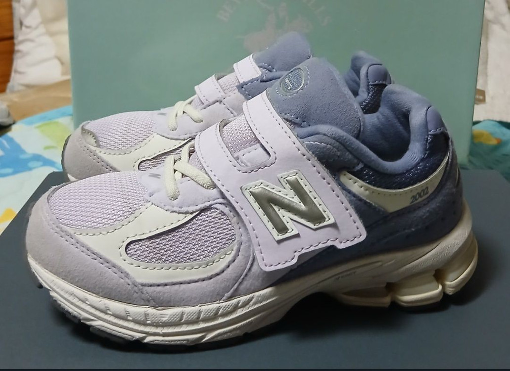 뉴발란스키즈2002R 바이올렛 185운동화 거의새거--2