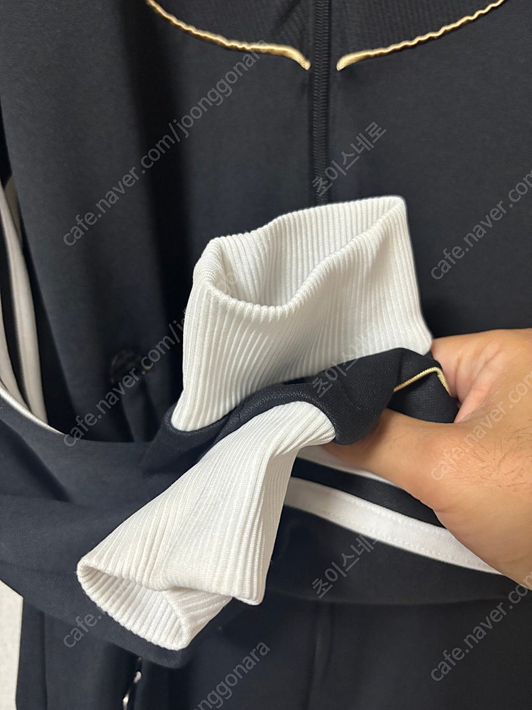 아디다스 아디퓨어 흰검 범고래 트랙탑져지 이미지