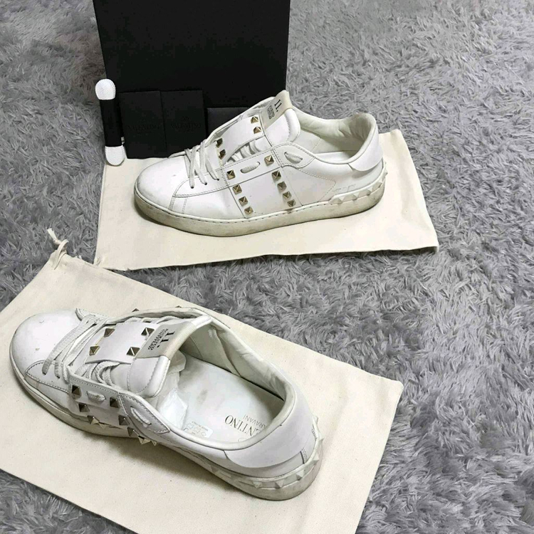 [42][풀구성]발렌티노 락스터드 언타이틀 스니커즈--1