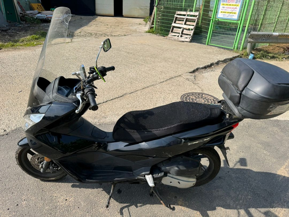 혼다 pcx125 16년 짧은키로수 판매합니다--3