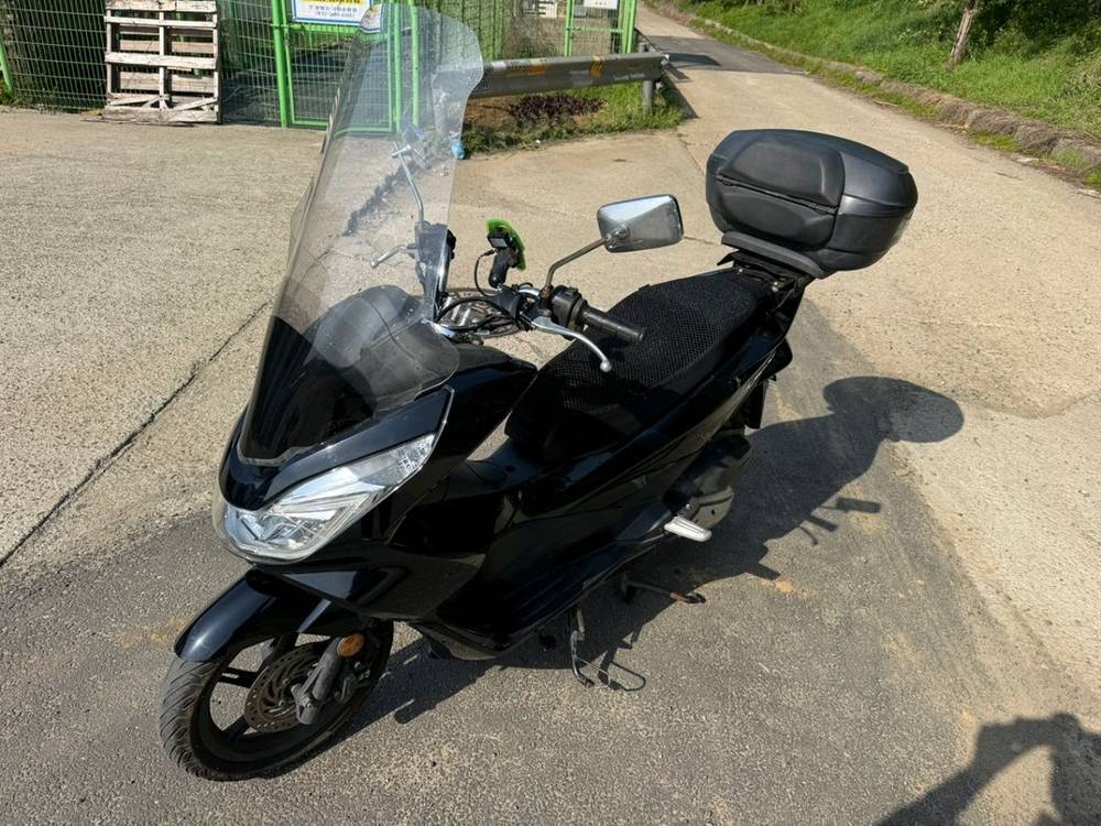 혼다 pcx125 16년 짧은키로수 판매합니다--6