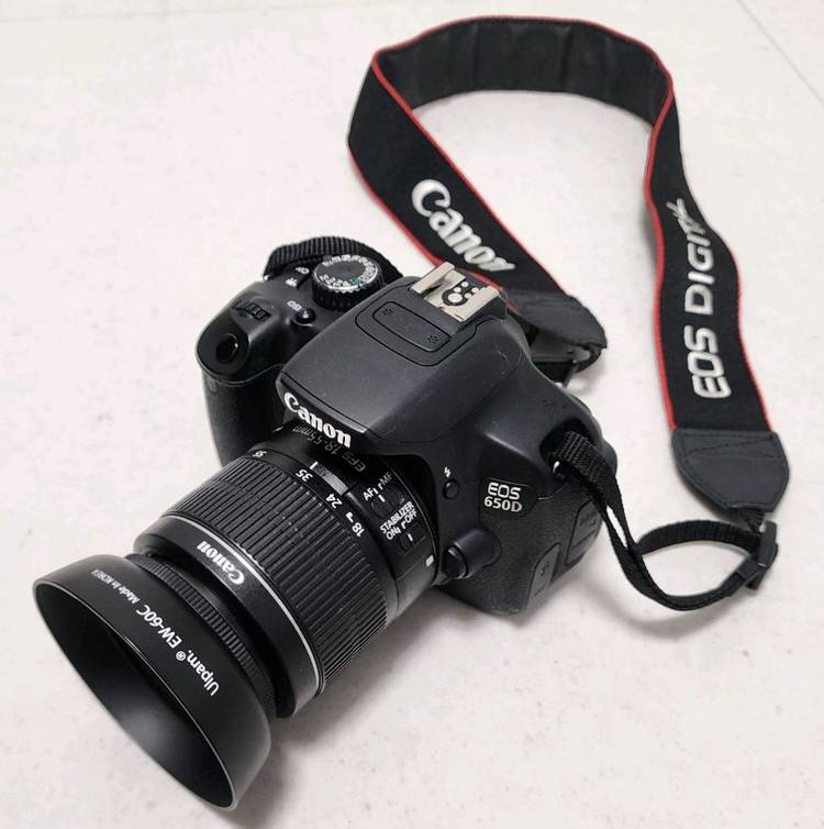 Canon EOS 650D DSLR 카메라와 18-55mm 렌즈--1