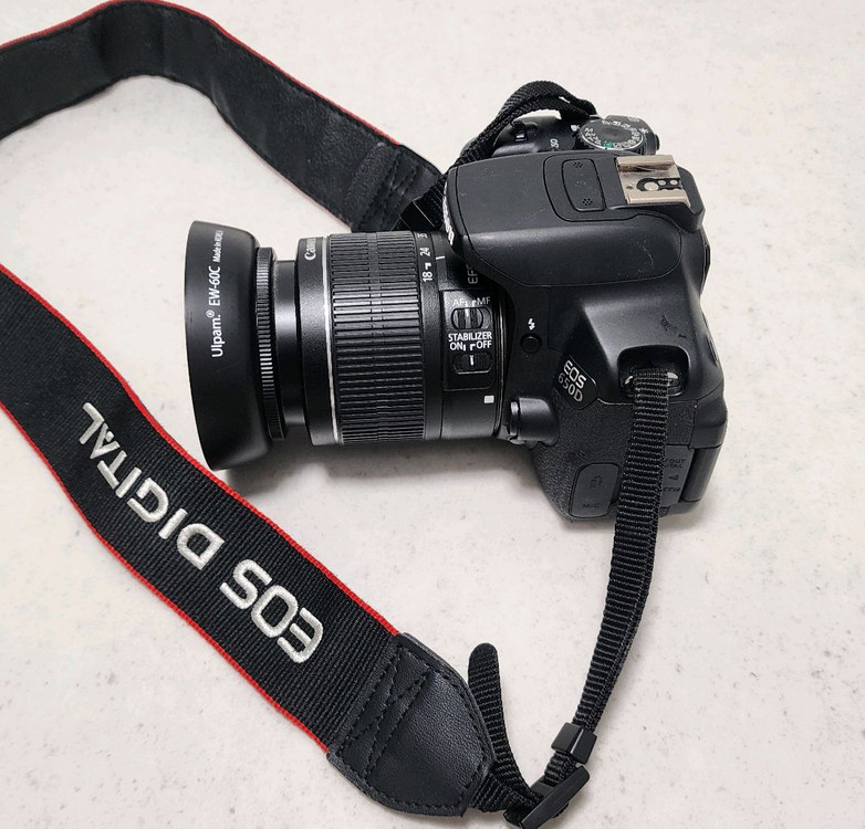 Canon EOS 650D DSLR 카메라와 18-55mm 렌즈--6