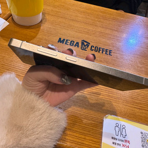 갤럭시 S25 울트라 256기가 티타늄 블랙 실사용 6개월