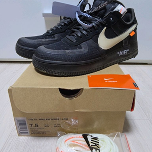 나이키 x 오프화이트 에어포스 1 로우 V2 블랙 화이트