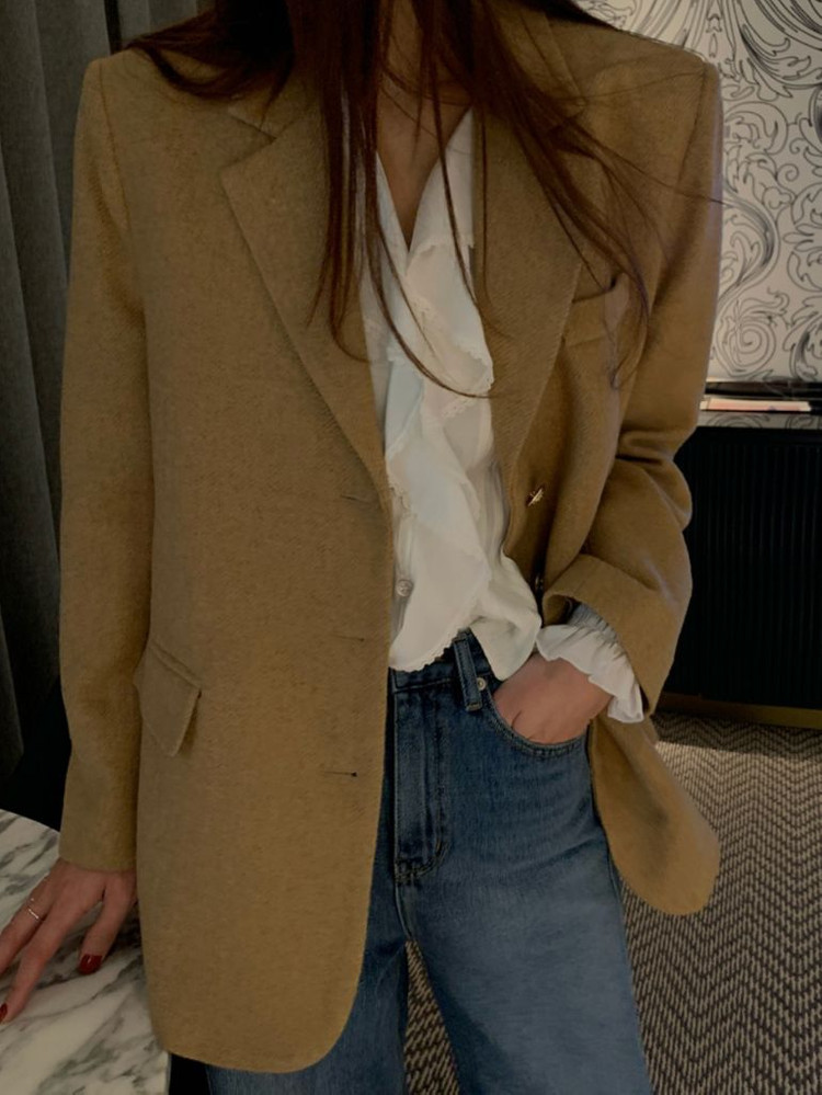 (F) 에르 핀턱 프릴 블라우스 숏 거의 새상품--4