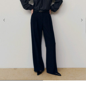 새상품) 시에 헤이즈 핀턱 블라우스 차콜