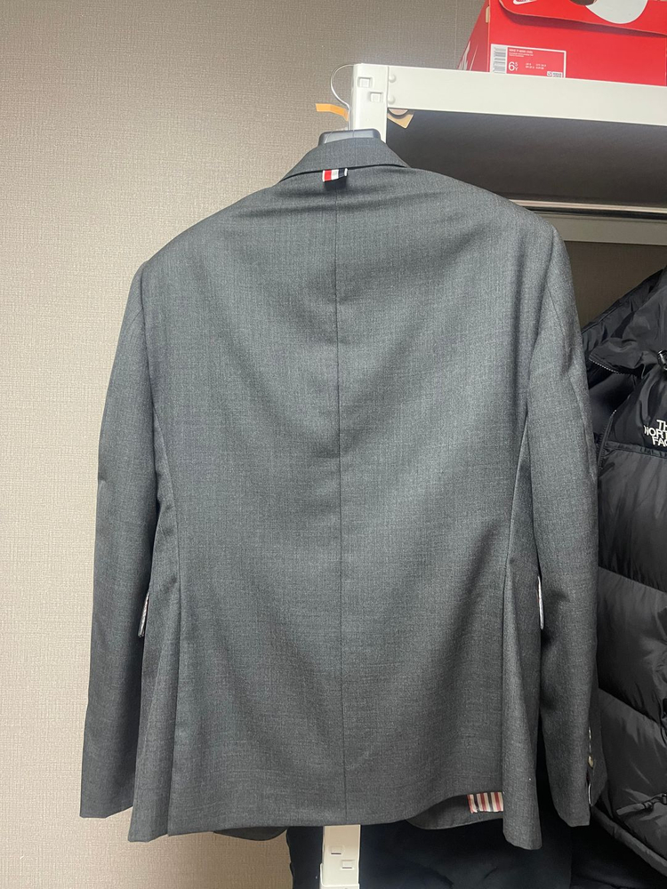 [1] 톰브라운 클래식 수퍼 120 울 수트 미드그레이 정장상의 이미지