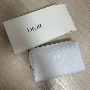 디올 파우치
