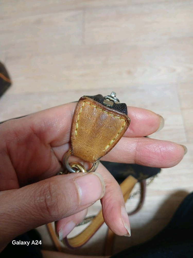 정품 루이비통 에바클러치 이미지