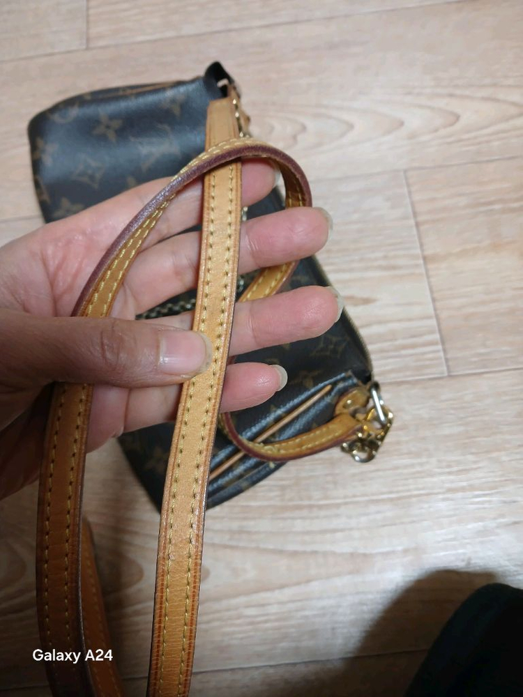 정품 루이비통 에바클러치 이미지