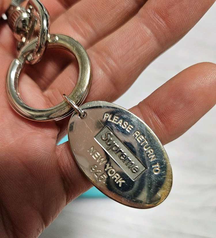 티파니앤코x슈프림 리턴 투 티파니 오발 태그 키링 실버--2