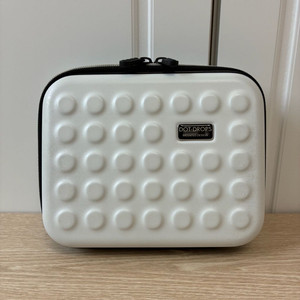 닷드랍스 캐리어모양 파우치 - 화이트컬러