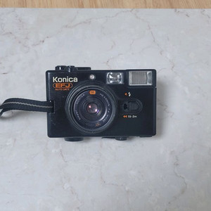 코니카 EFJ 팝(POP) 블랙 오토 데이트 필름카메라 헥사논 Konica auto Hexanon