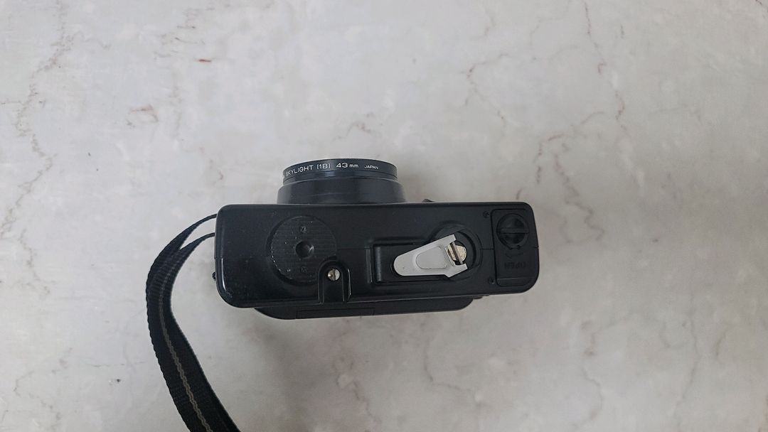 코니카 EFJ 팝(POP) 블랙 오토 데이트 필름카메라 헥사논 Konica auto Hexanon--6